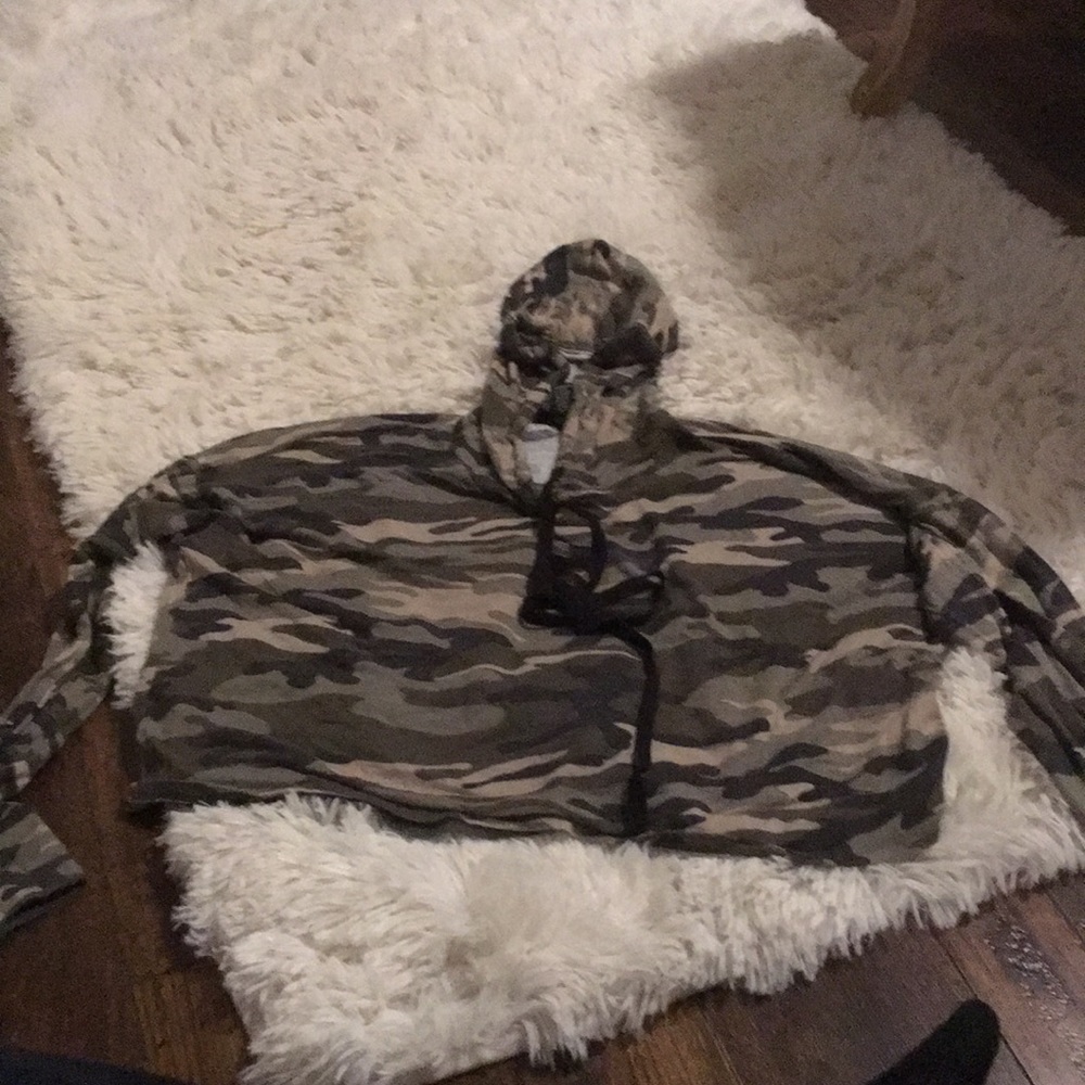 Forever 21 camo crop with hood